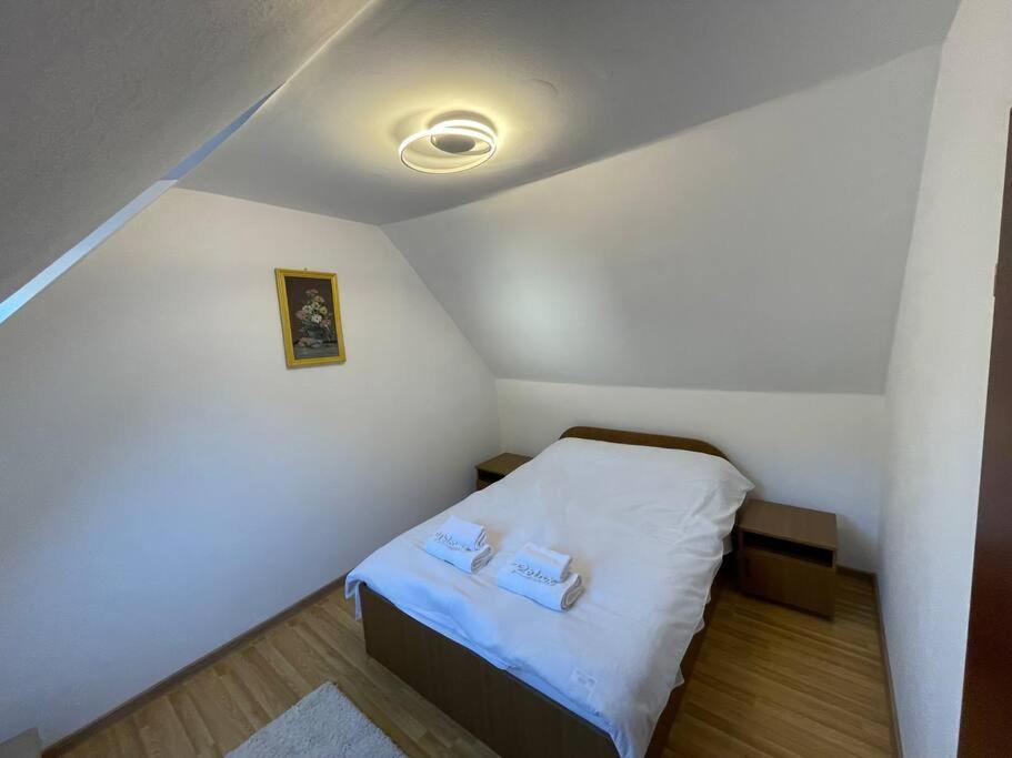 Easy Living Apartments - Old Town Брашов Екстер'єр фото
