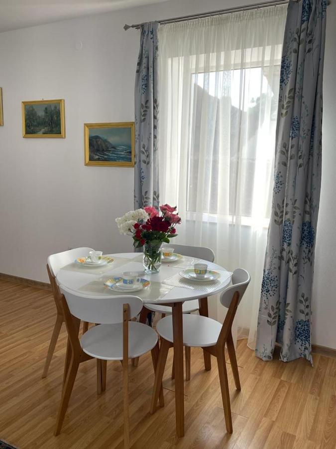 Easy Living Apartments - Old Town Брашов Екстер'єр фото