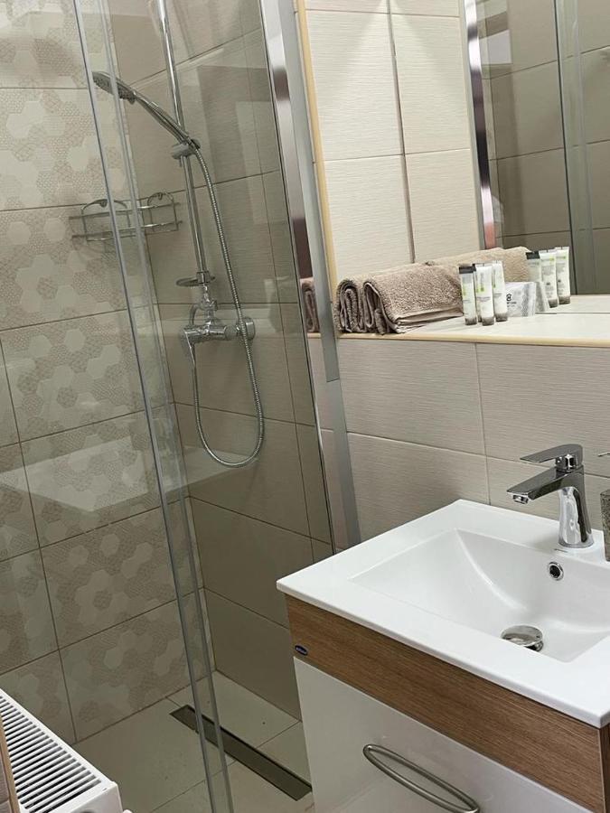 Easy Living Apartments - Old Town Брашов Екстер'єр фото