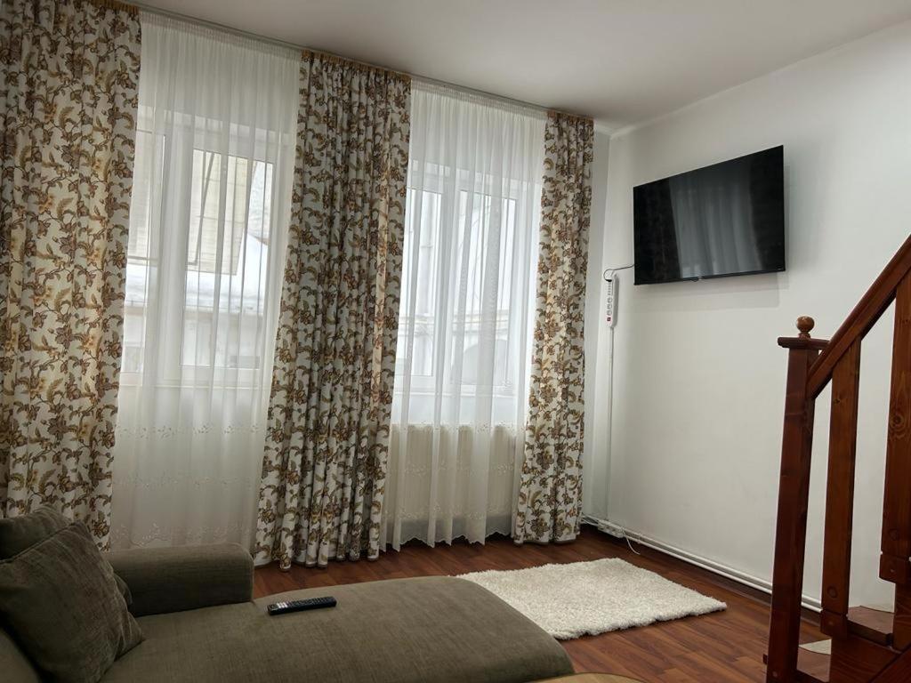 Easy Living Apartments - Old Town Брашов Екстер'єр фото