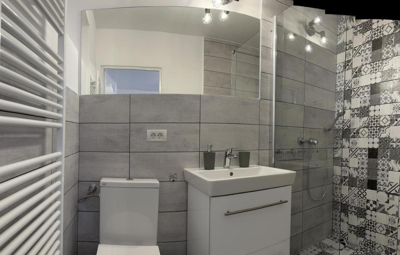 Easy Living Apartments - Old Town Брашов Екстер'єр фото