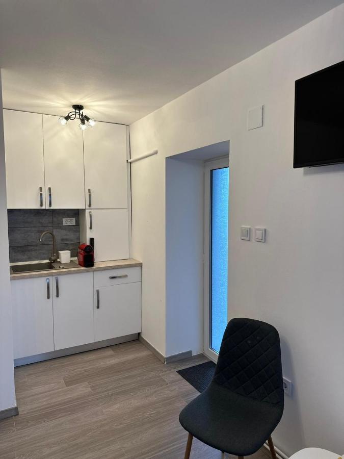 Easy Living Apartments - Old Town Брашов Екстер'єр фото